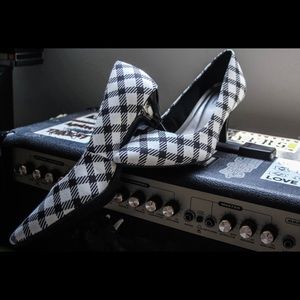 Black and white plaid pumps size 9 NEW